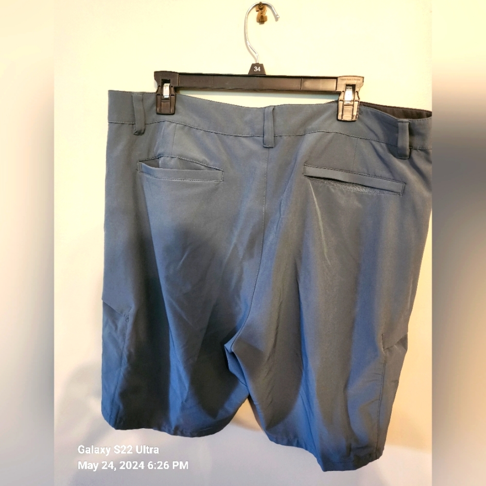 Mens golf shorts